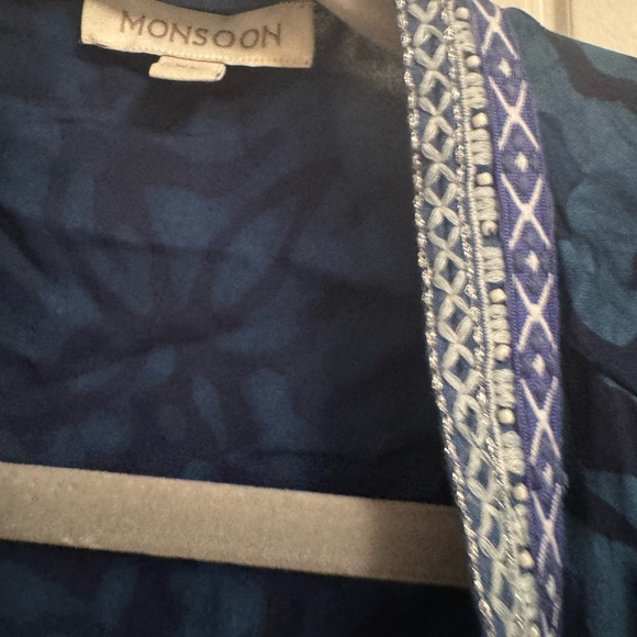 Blue kimono with embroidery size XL from Monsoon UK 100% viscose - Picture 5 of 5
